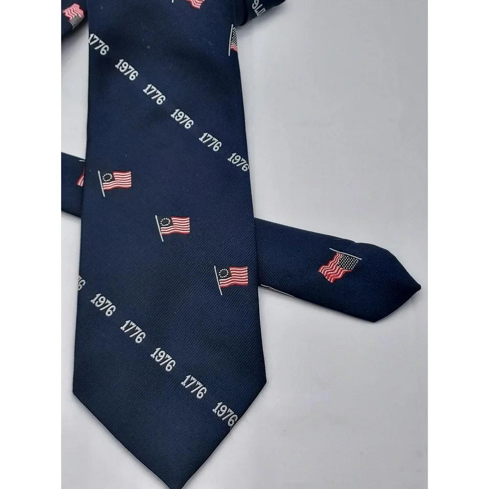 Vintage JCPenney 1776-1976 Bicentennial Tie Navy Blue American Flag Patriotic